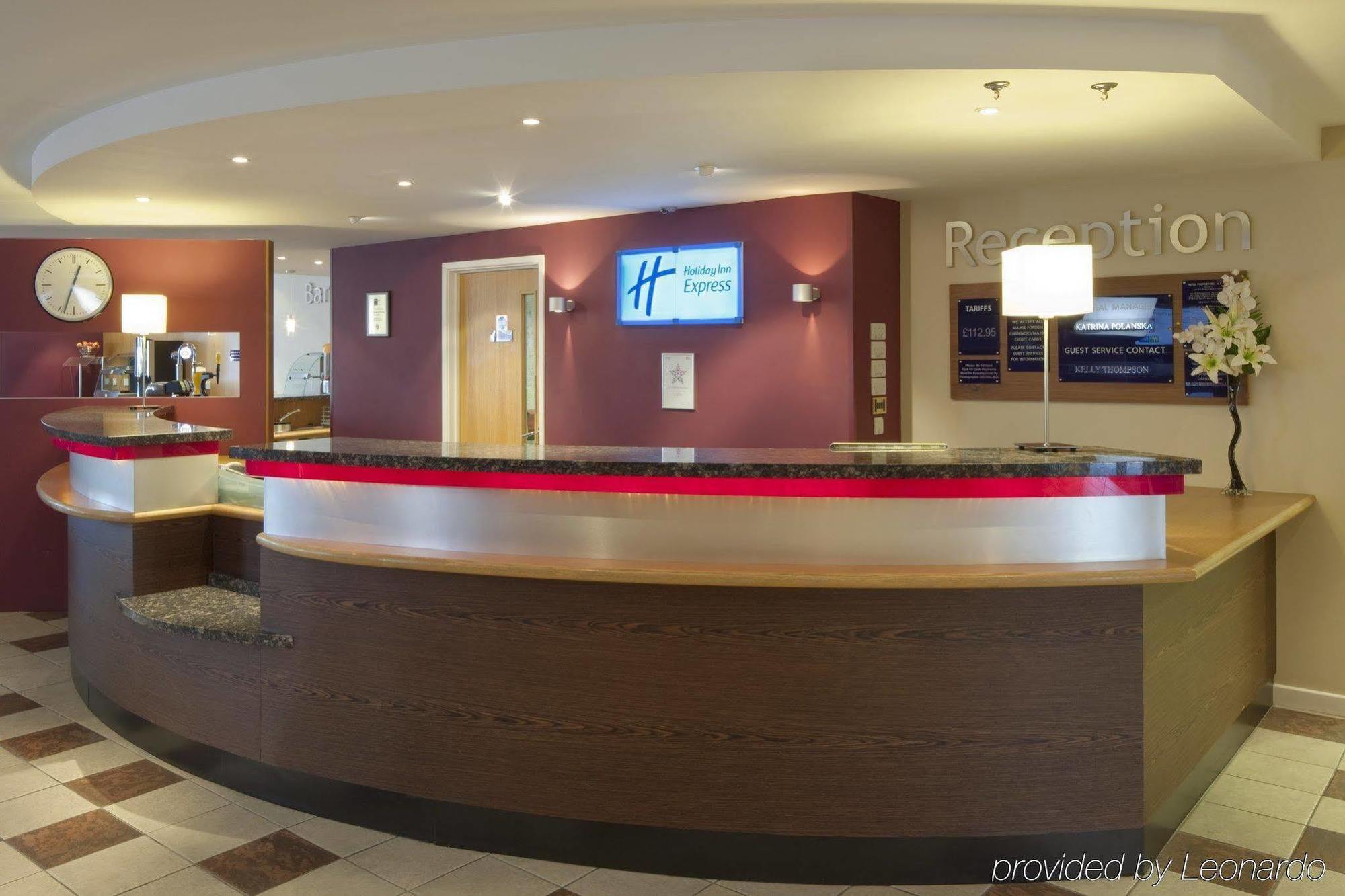 Holiday Inn Express Poole, An Ihg Hotel Esterno foto